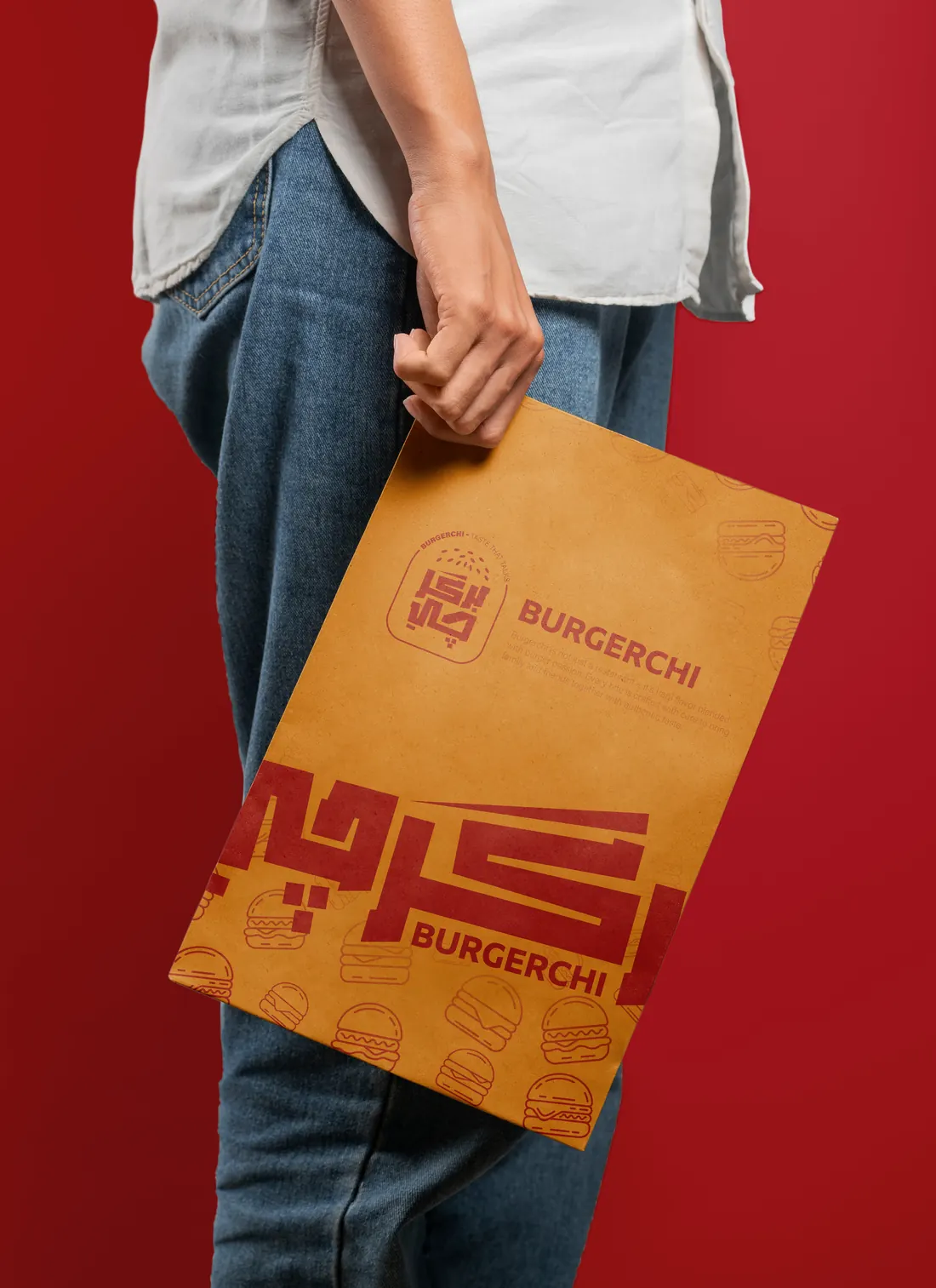 مظروف أحمر بالشعار